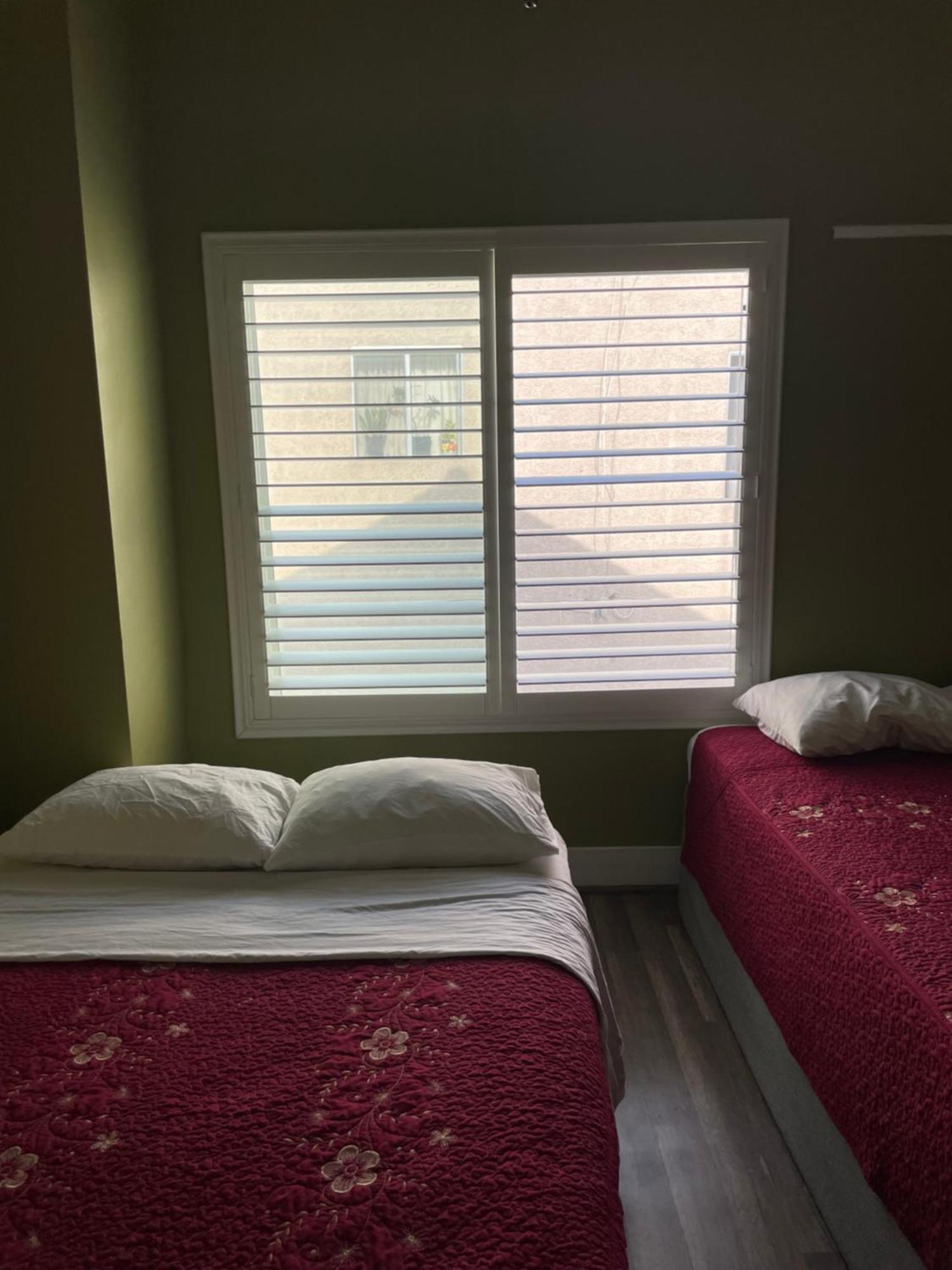 Private Large La Bedroom W Private Full Bathroom Or Half-bathroom - Tv - Ac - Wifi - Private Fridge Near Usc - Exposition Park - Usc Memorial Coliseum - Banc Of California Bmo Stadium - Downtown Angeles Dtla - Of Southern California Us Los Angeles