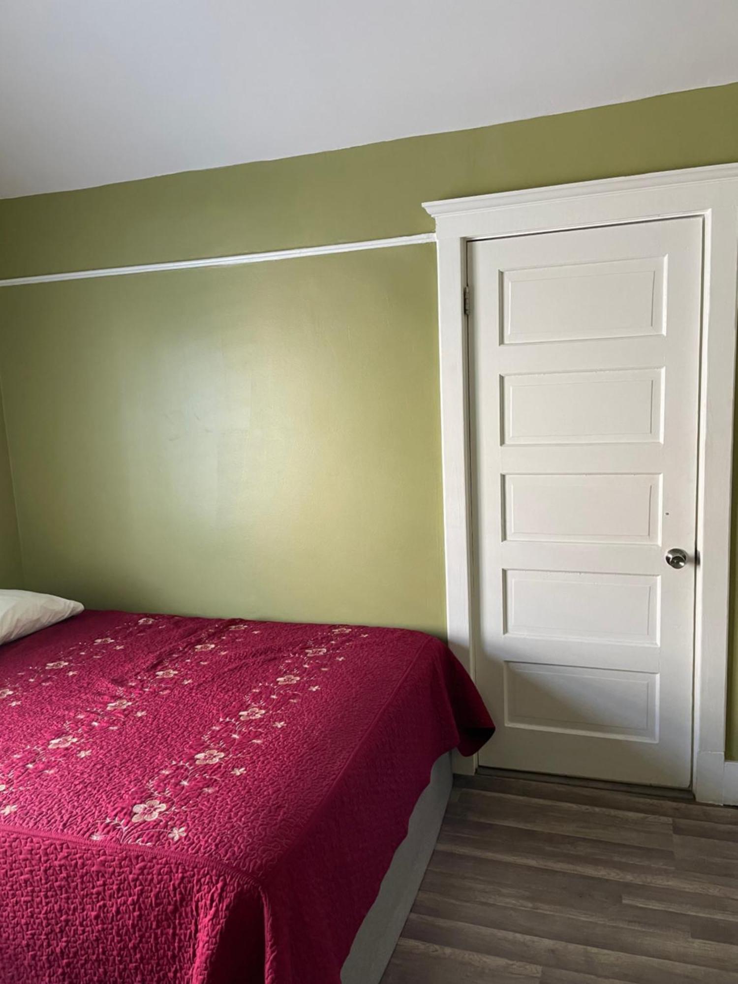 Séjour chez l'habitant Private Large La Bedroom W Private Full Bathroom Or Half-bathroom - Tv - Ac - Wifi - Private Fridge Near Usc - Exposition Park - Usc Memorial Coliseum - Banc Of California Bmo Stadium - Downtown Angeles Dtla - Of Southern California Us