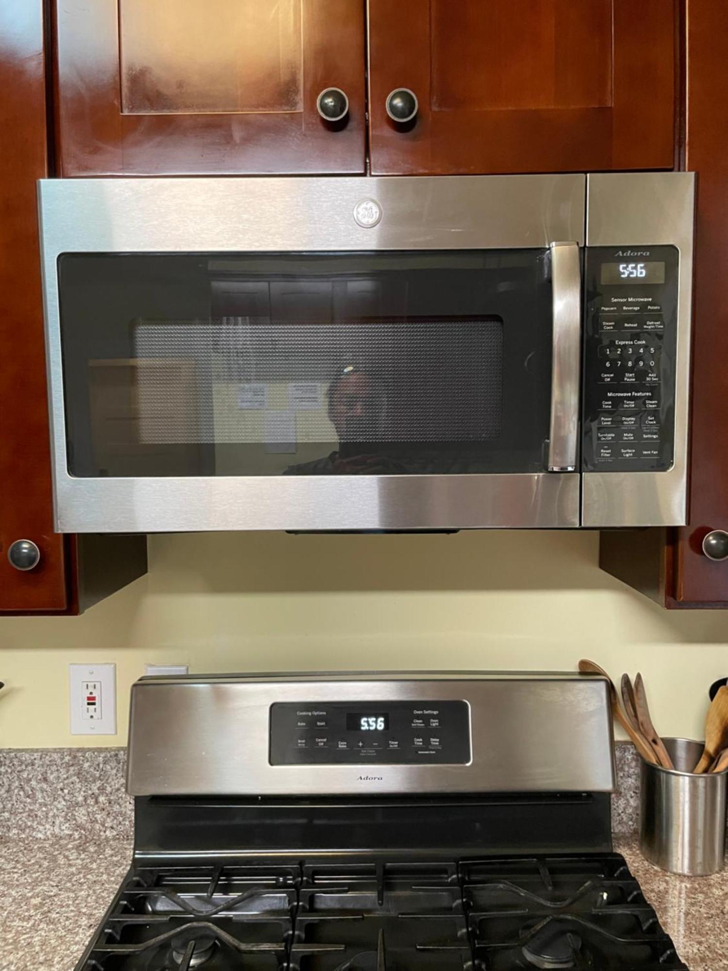 Séjour chez l'habitant Private Large La Bedroom W Private Full Bathroom Or Half-bathroom - Tv - Ac - Wifi - Private Fridge Near Usc - Exposition Park - Usc Memorial Coliseum - Banc Of California Bmo Stadium - Downtown Angeles Dtla - Of Southern California Us Los Angeles