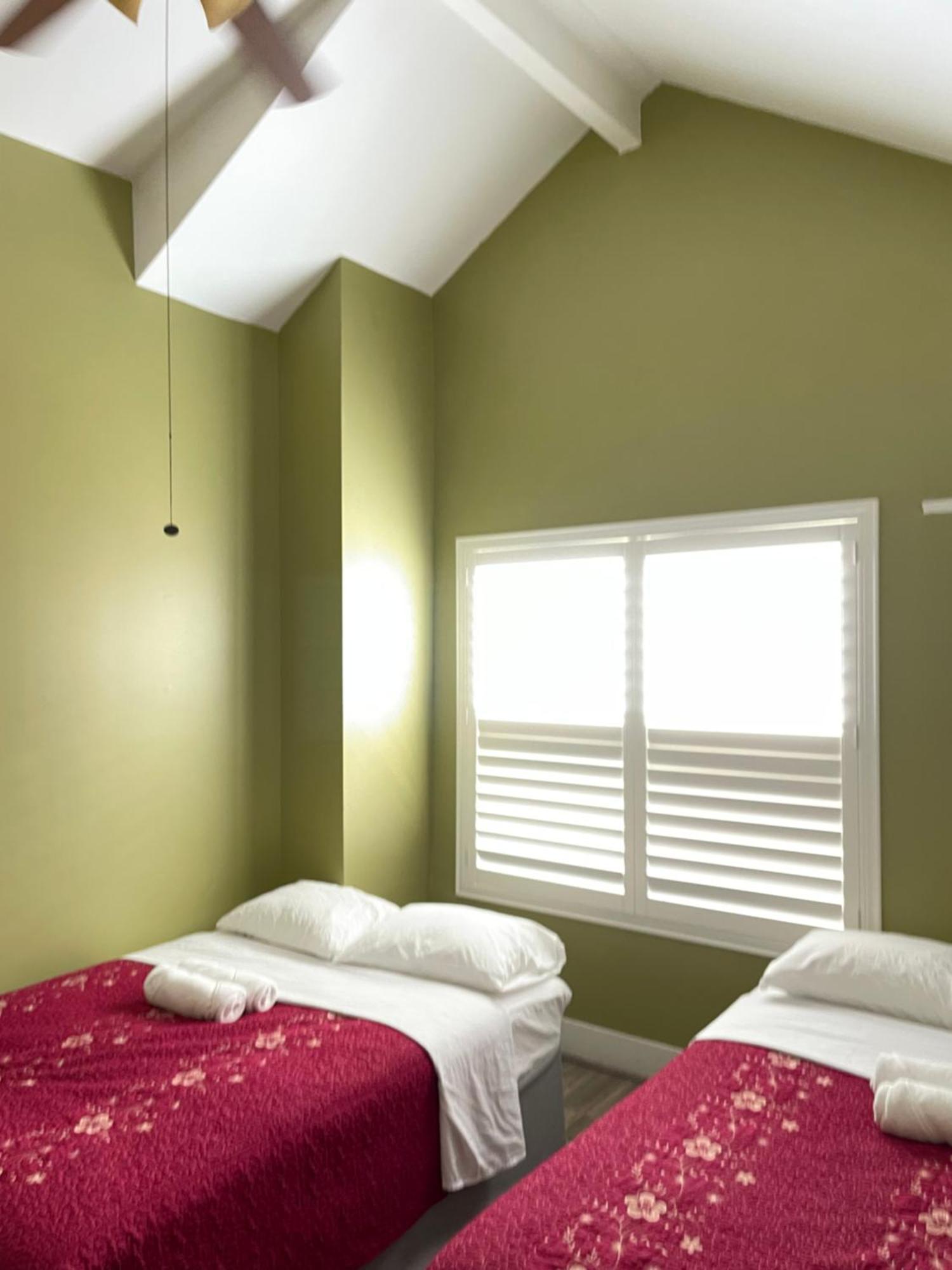 Séjour chez l'habitant Private Large La Bedroom W Private Full Bathroom Or Half-bathroom - Tv - Ac - Wifi - Private Fridge Near Usc - Exposition Park - Usc Memorial Coliseum - Banc Of California Bmo Stadium - Downtown Angeles Dtla - Of Southern California Us *