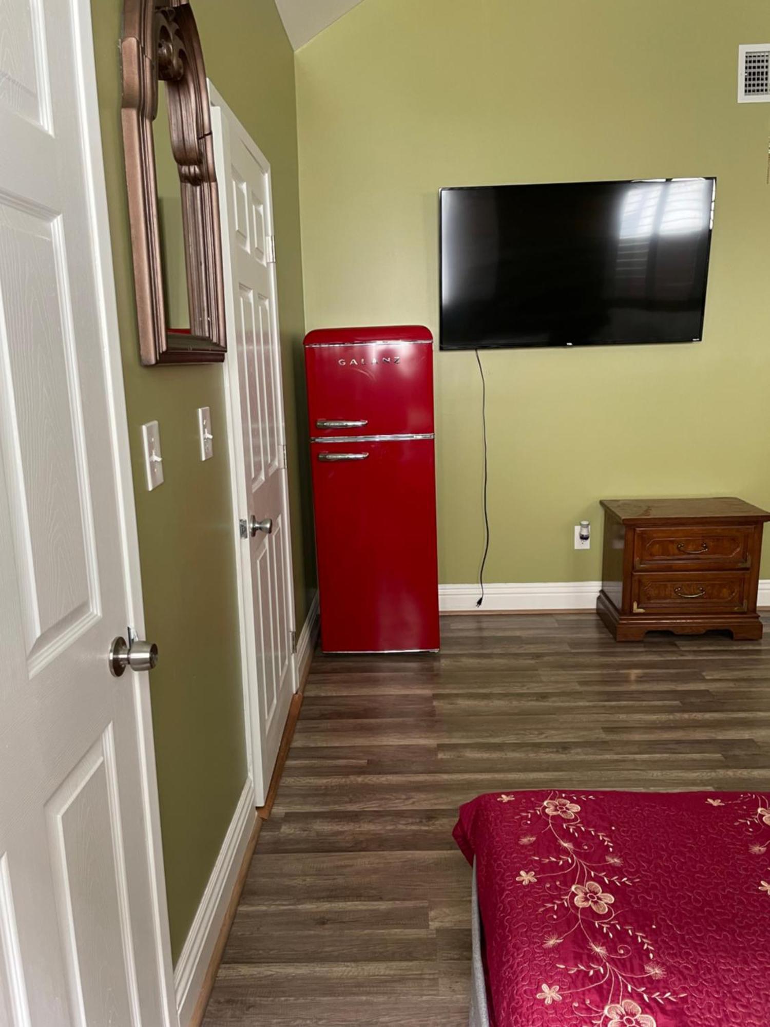 Séjour chez l'habitant Private Large La Bedroom W Private Full Bathroom Or Half-bathroom - Tv - Ac - Wifi - Private Fridge Near Usc - Exposition Park - Usc Memorial Coliseum - Banc Of California Bmo Stadium - Downtown Angeles Dtla - Of Southern California Us Los Angeles